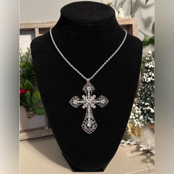 Brand New Handmade Gothic Cross Pendant On a Silver Stainless Steel Rope Chain. - Picture 7 of 9